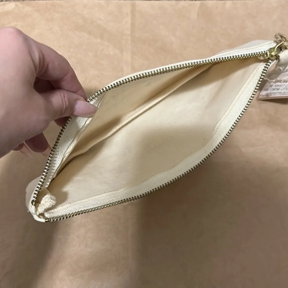🔴All purpose case with zip and gold lettering NWT